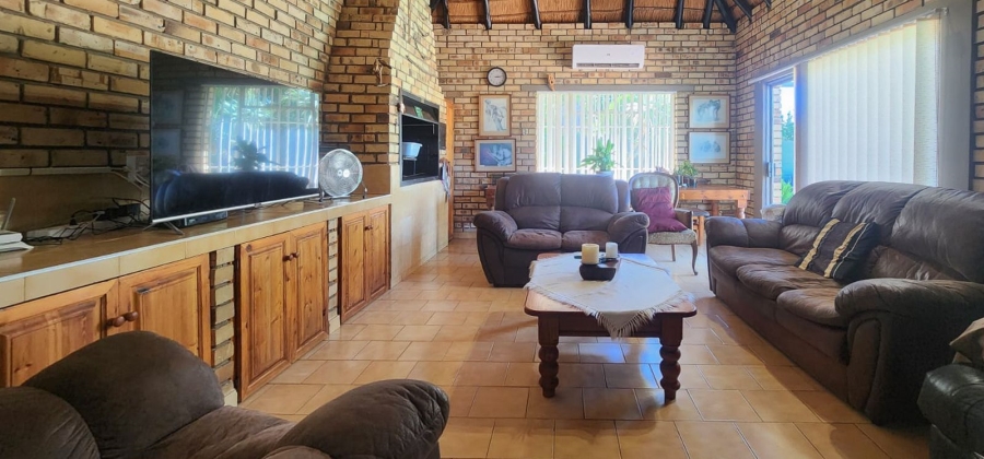 3 Bedroom Property for Sale in Flamwood North West